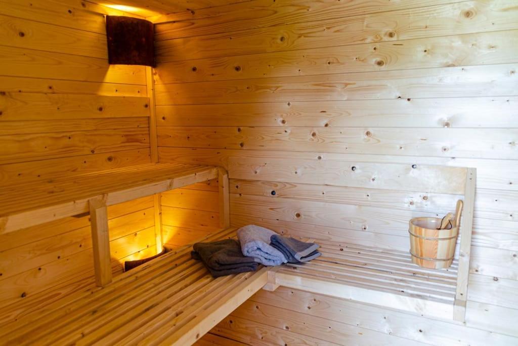 La Du Cerf Et Son Sauna *